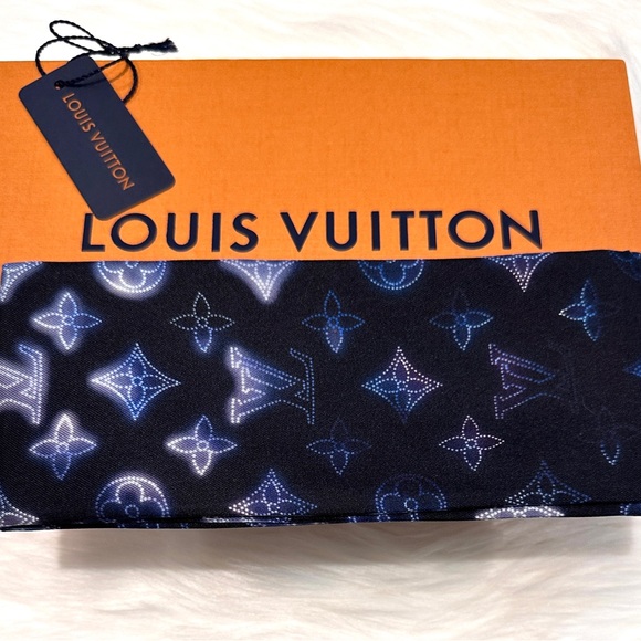 NEW Louis Vuitton Flight Mode Bandeau Blue Scarf - Picture 8 of 9